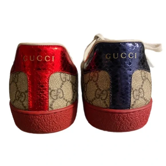 Gucci "New Ace" low-top sneaker in GG supreme canvas - Picture 8 of 12